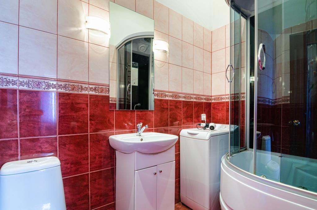 Leogrand Apartments On Kniazia Romana 26 Львов Экстерьер фото